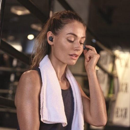 Jabra Elite 7 Pro Lifestyle