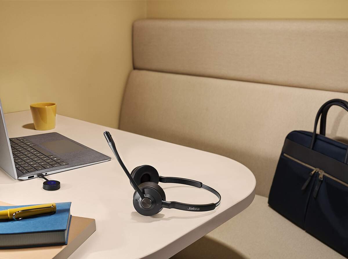 jabra acoplar estéreo 55 usb-c con base teletrabajo